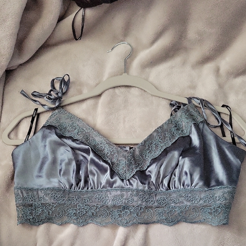 Forever 21 Size Large Crop Top